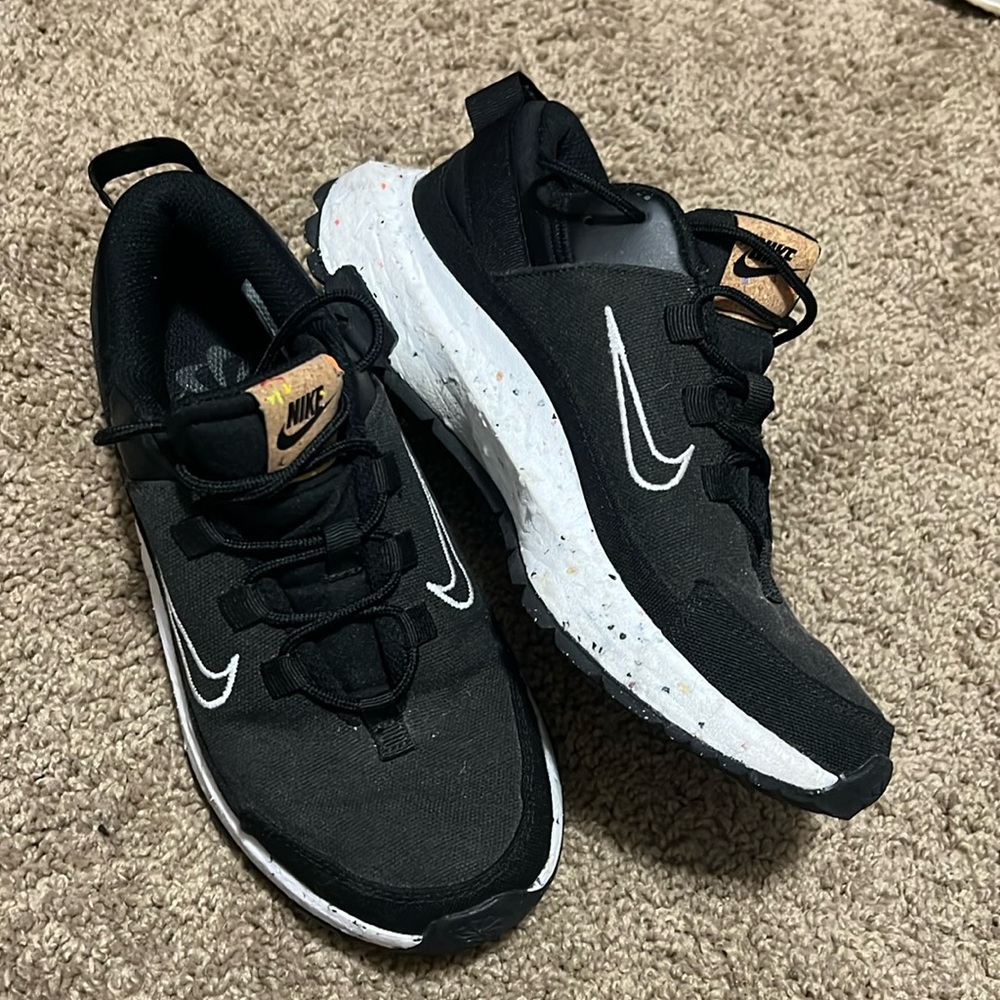 Women’s Nike canvas shoes